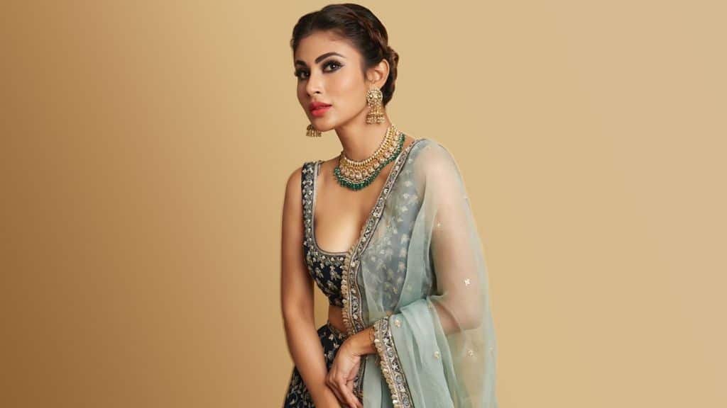Mouni Roy Photo Thumbnail